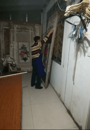 装裱形式，名目繁多，有着基本相同的操作程序